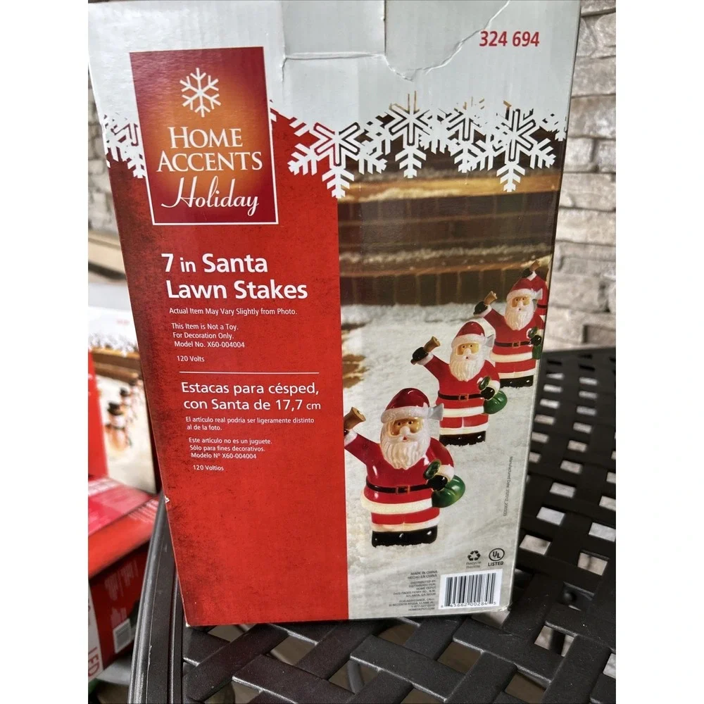Home Accents Holiday 7 Inch Santa Lawn Stakes Set 4